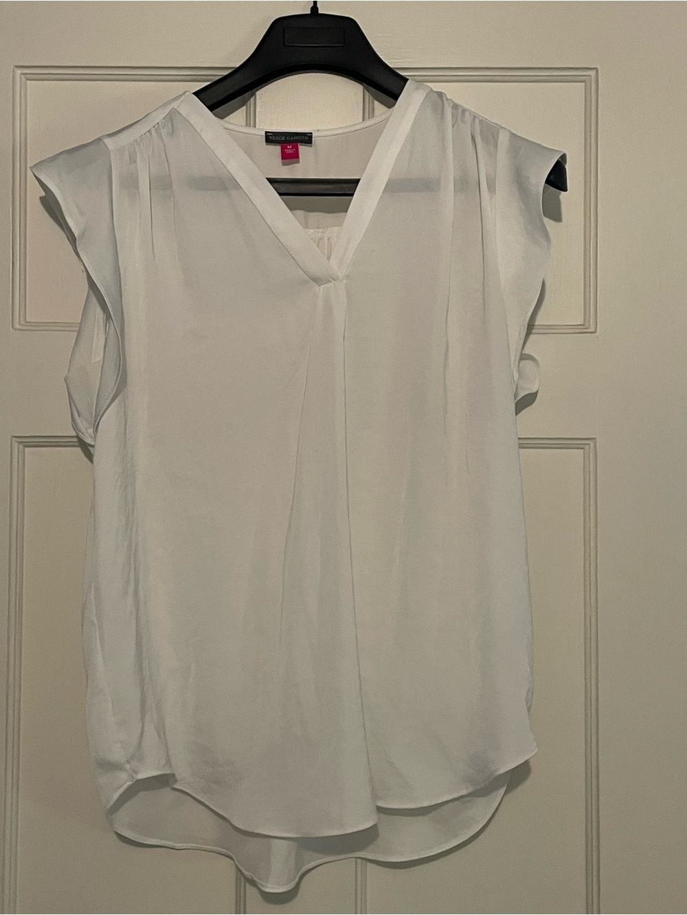 Vince Camuto White Sleeveless V-Neck Pleated Front Blouse